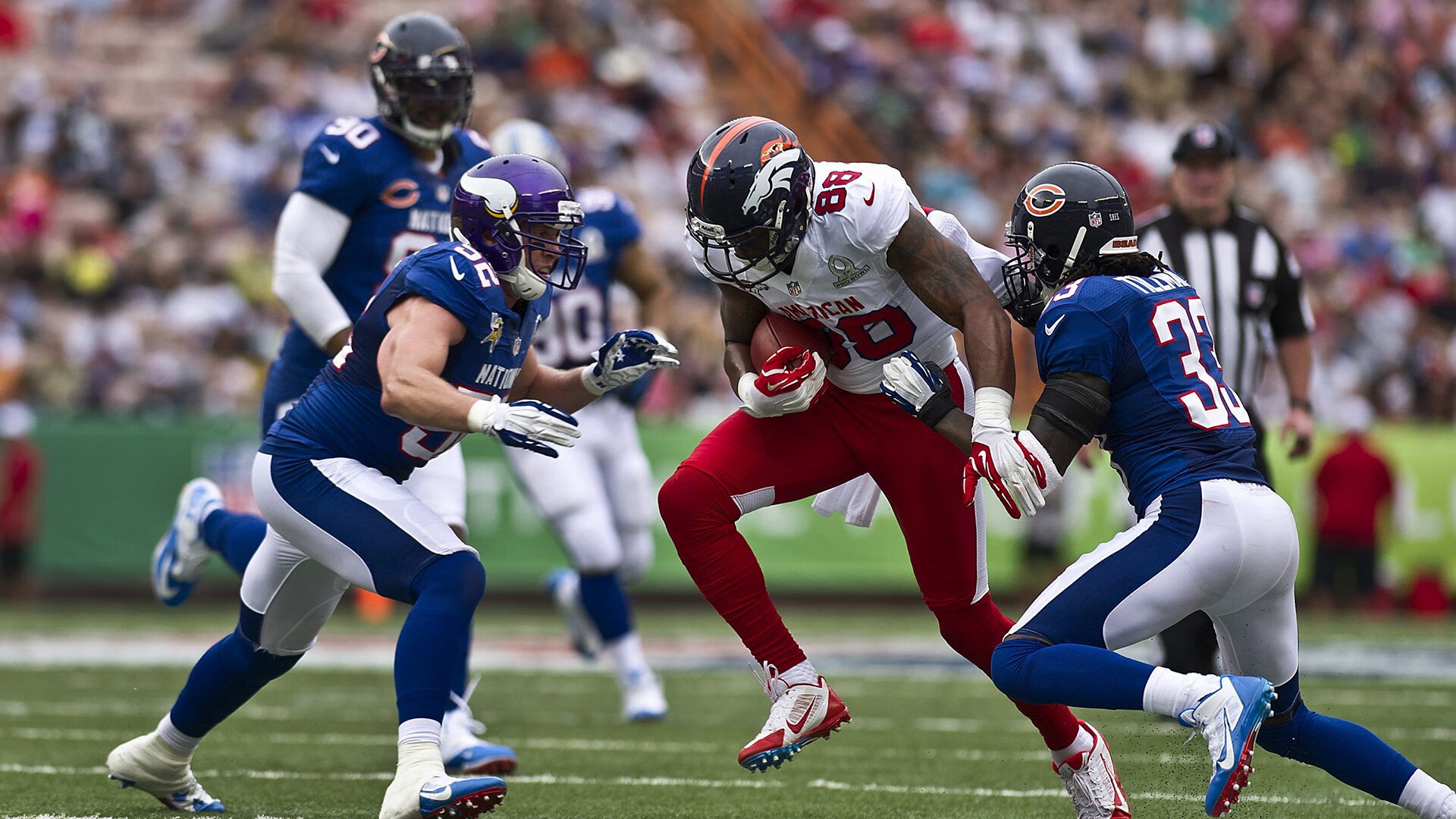 冠军球队球员参与社区文化活动促进城市体育文化建设,社区足球文化